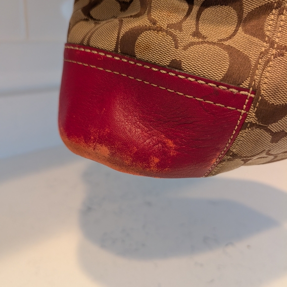 VINTAGE Coach Brown and Red Shoulder Bag with Signature Monogram - Picture 4 of 12